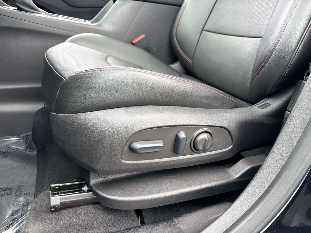 Used 2023 Chevrolet Equinox RS w/ RS Leather Package AWD/4WD image 12