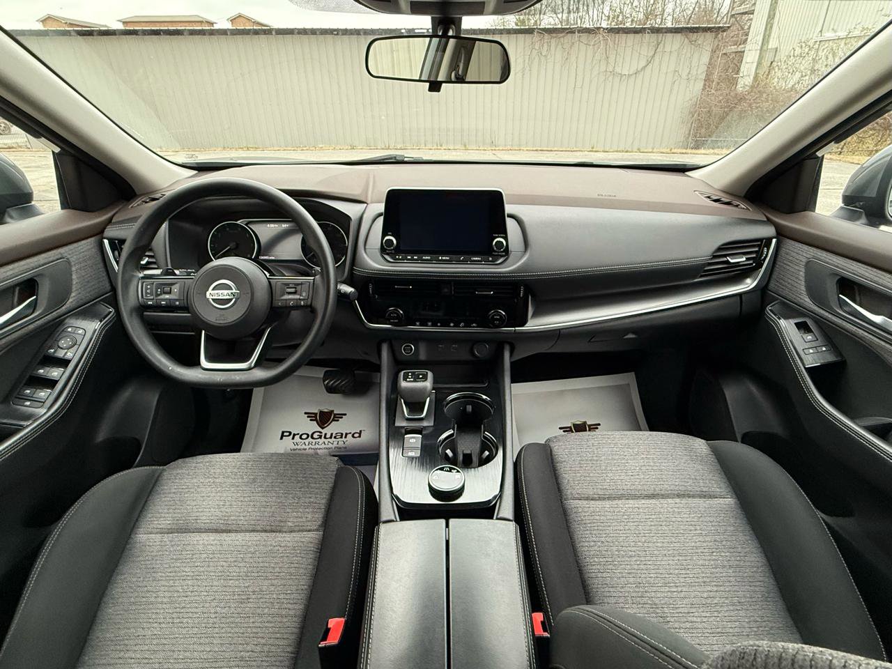 Used 2021 Nissan Rogue SV image 11