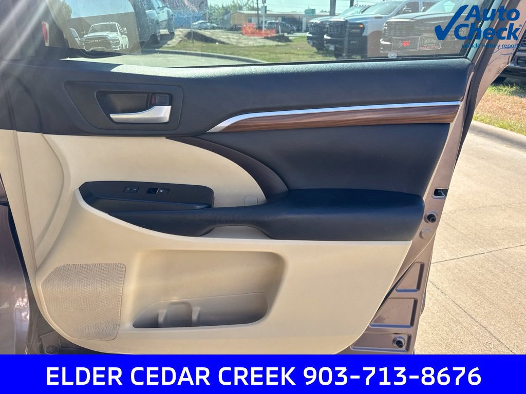 Used 2017 Toyota Highlander Limited FWD image 31