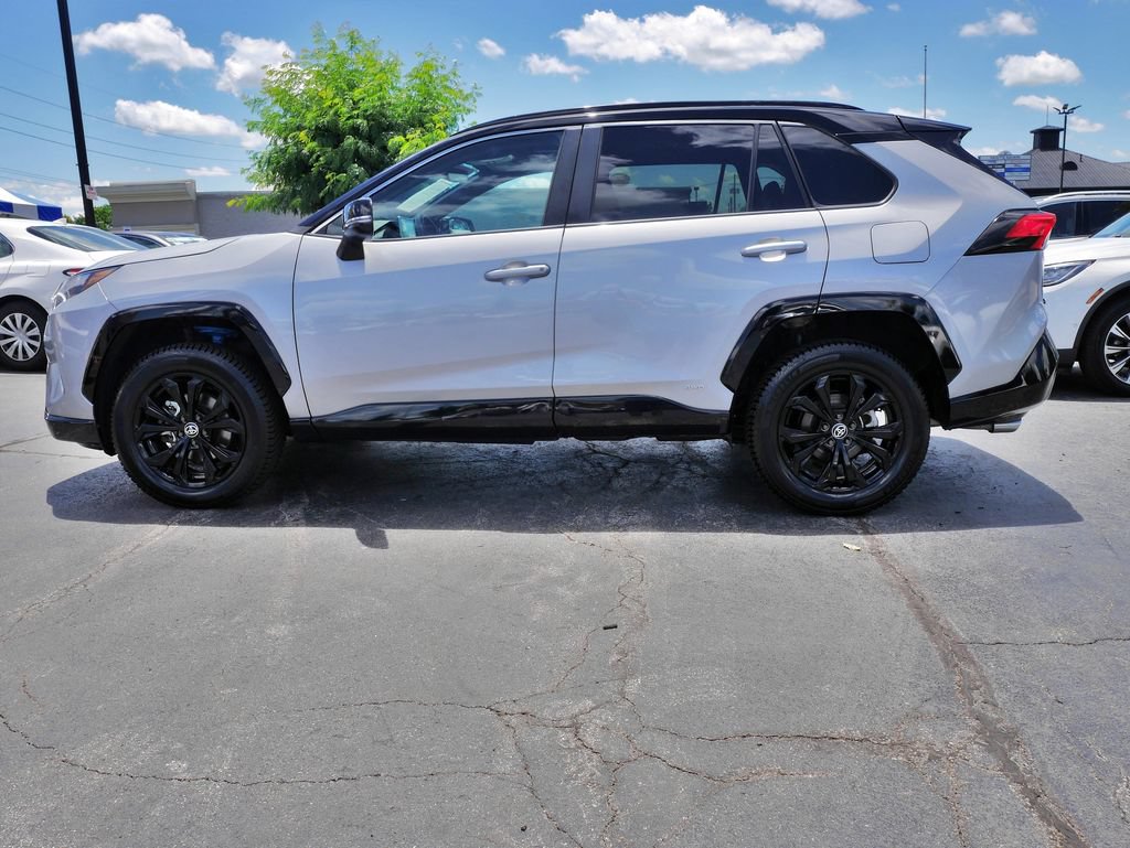 Used 2022 Toyota RAV4 XSE AWD/4WD image 4