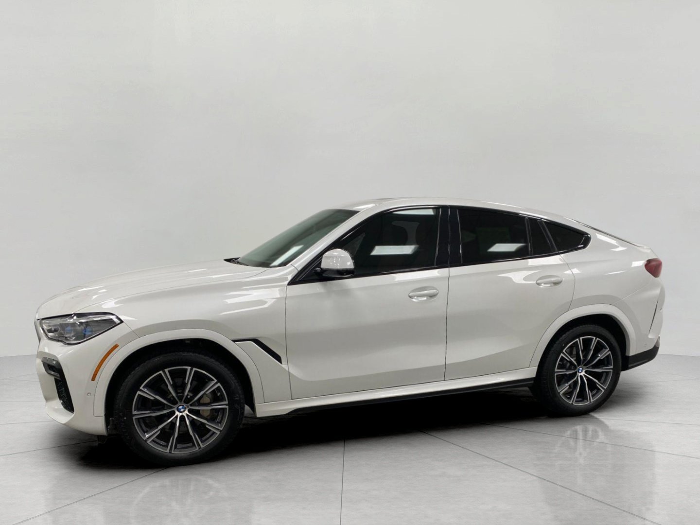 Used 2022 BMW X6 xDrive40i w/ Executive Package AWD/4WD image 6