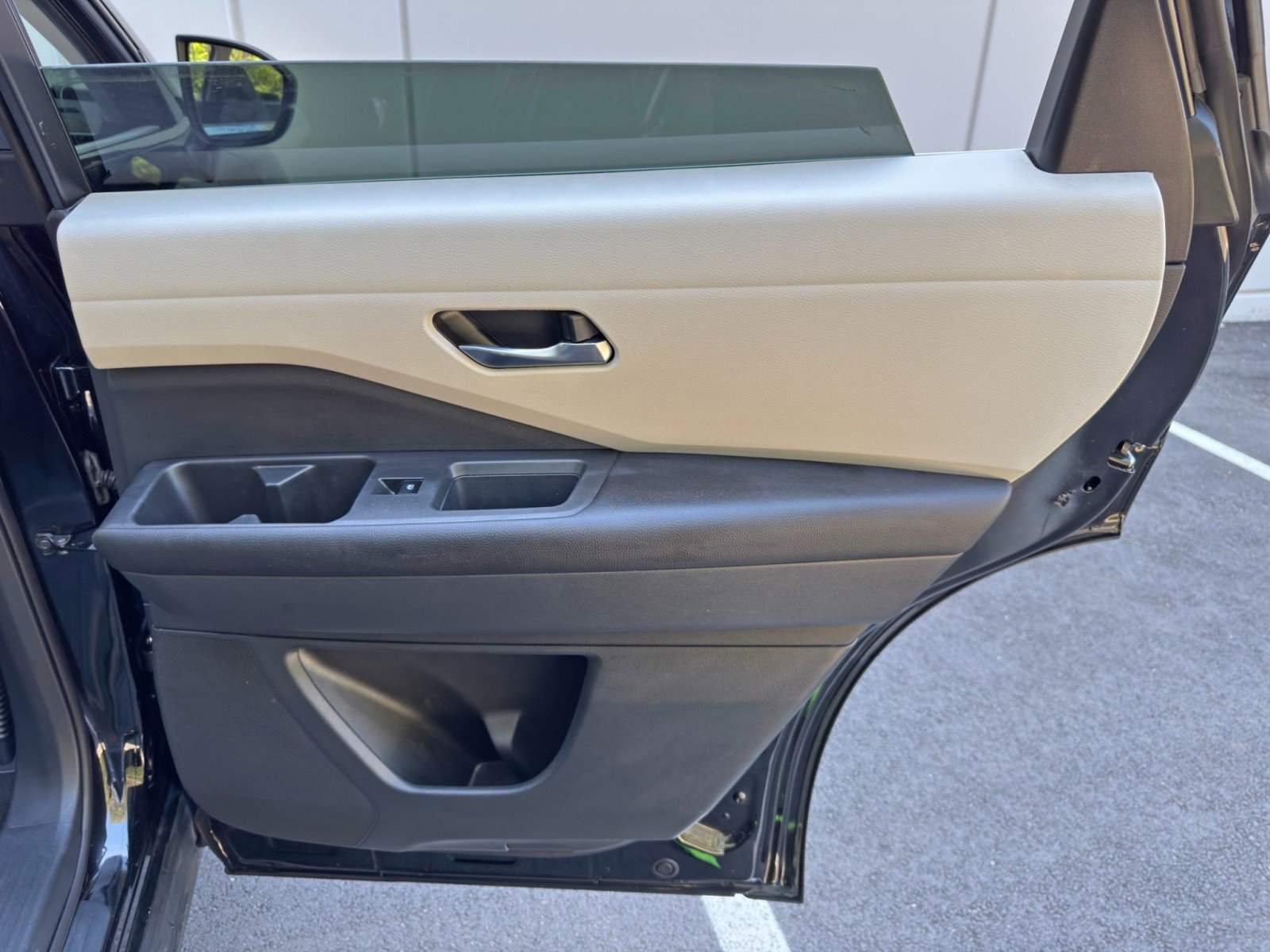 Used 2022 Nissan Pathfinder SV w/ SV Premium Package image 42