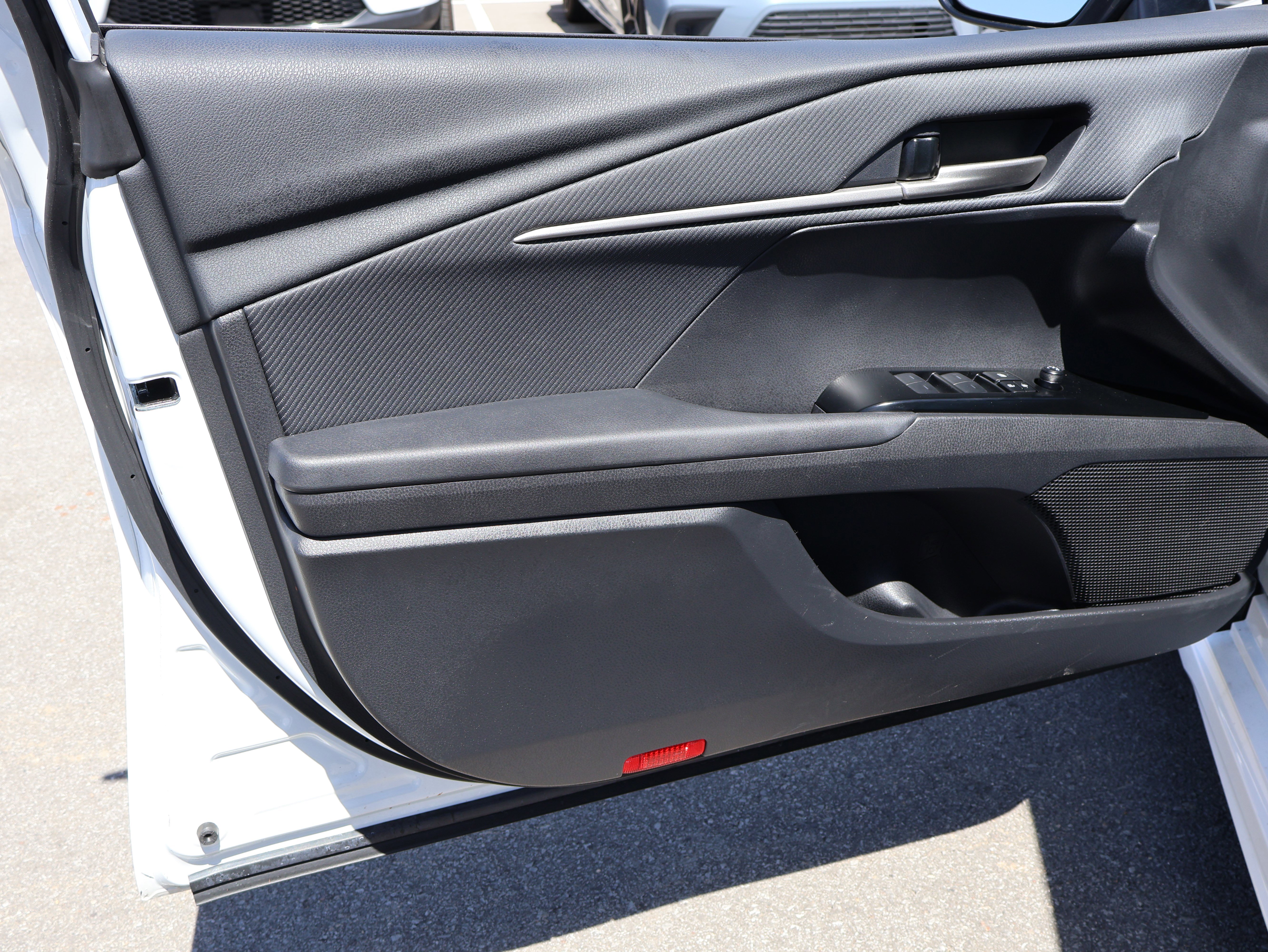 Used 2025 Toyota Camry SE FWD image 38