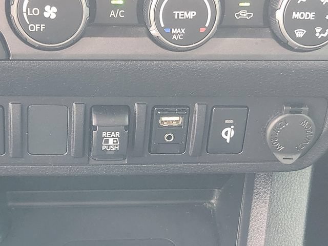 Used 2019 Toyota Tacoma TRD Off-Road AWD/4WD image 16