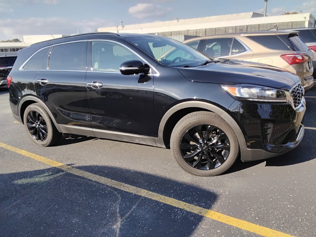 Used 2020 Kia Sorento S FWD image 2