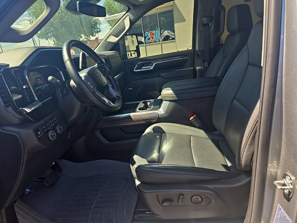 Used 2025 Chevrolet Silverado 2500 LTZ w/ Trail Boss Package AWD/4WD image 13