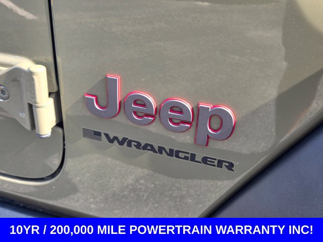 Used 2025 Jeep Wrangler Unlimited Rubicon AWD/4WD image 15