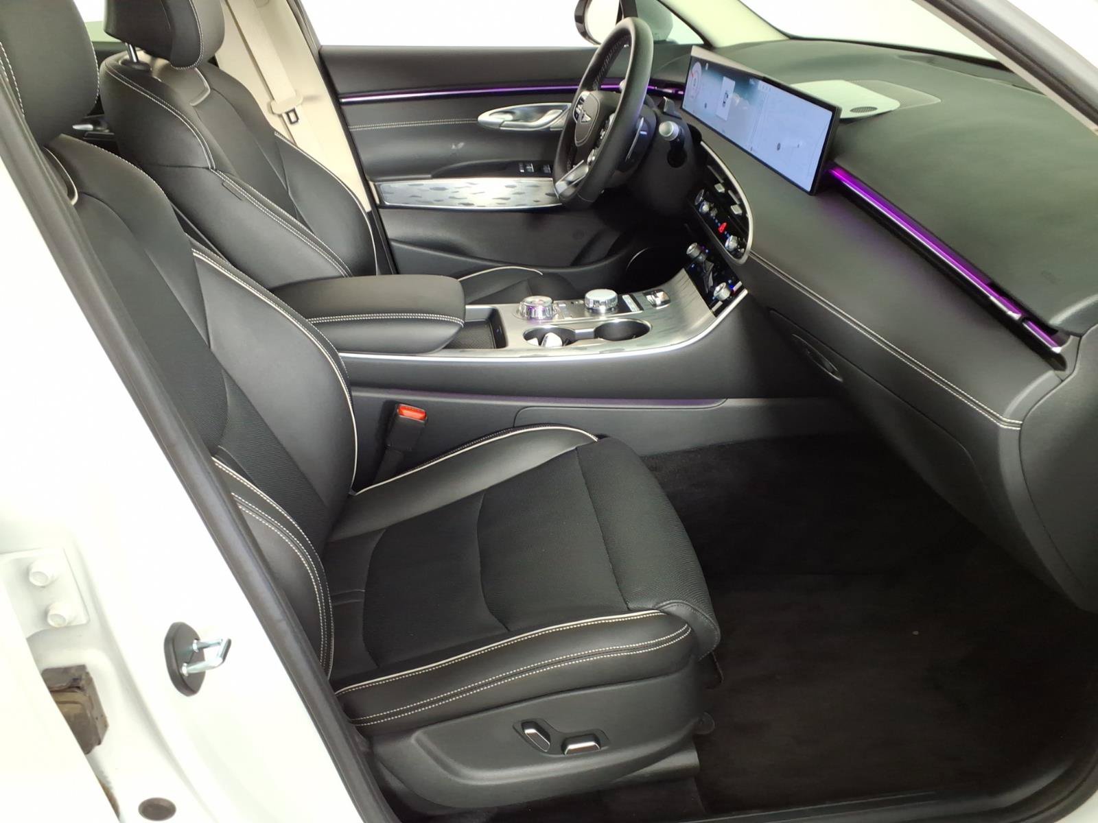 Certified 2026 Genesis Electrified GV70 AWD/4WD image 9