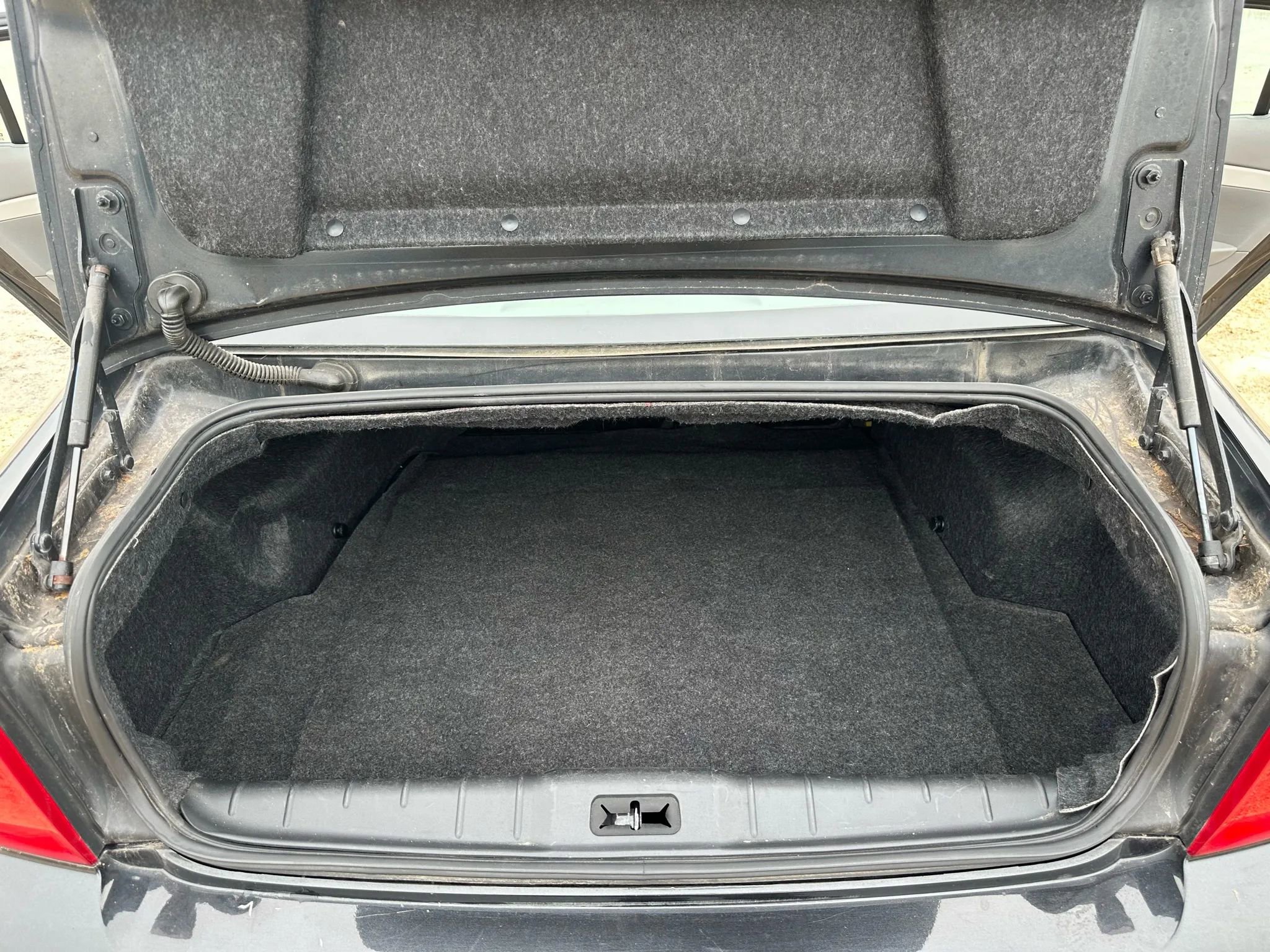 Used 2011 Chevrolet Malibu LS image 15