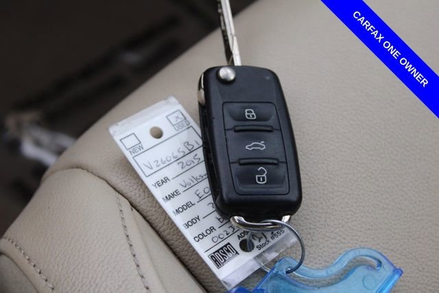 Used 2015 Volkswagen Eos Executive image 31