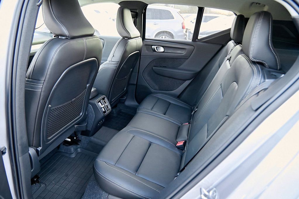 New 2026 Volvo XC40 B5 Ultra w/ Protection Package Premier image 21