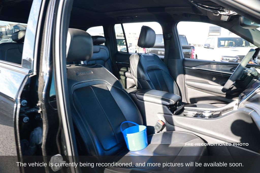 Used 2022 Jeep Grand Cherokee Overland image 15