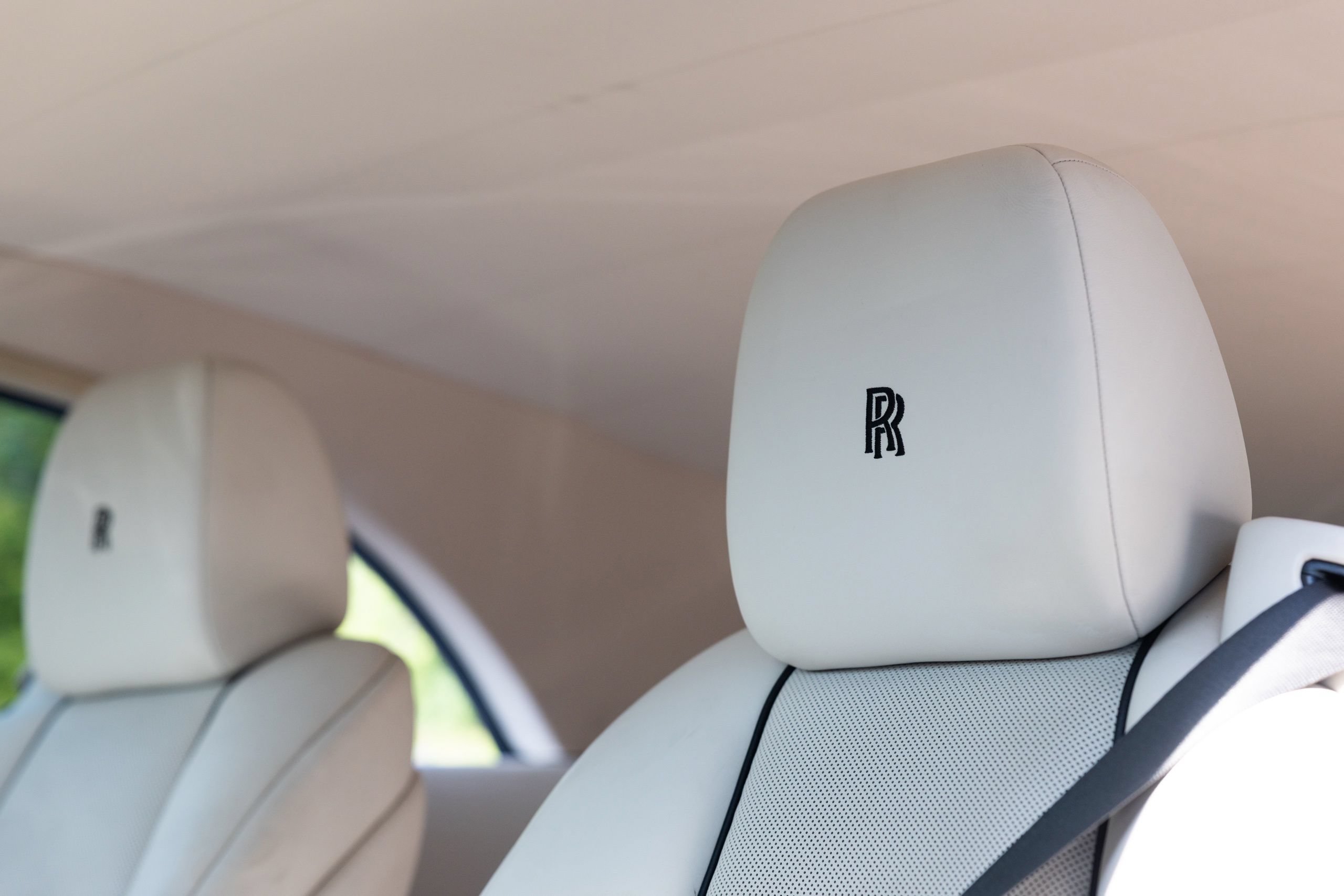 Used 2017 Rolls-Royce Dawn RWD image 7