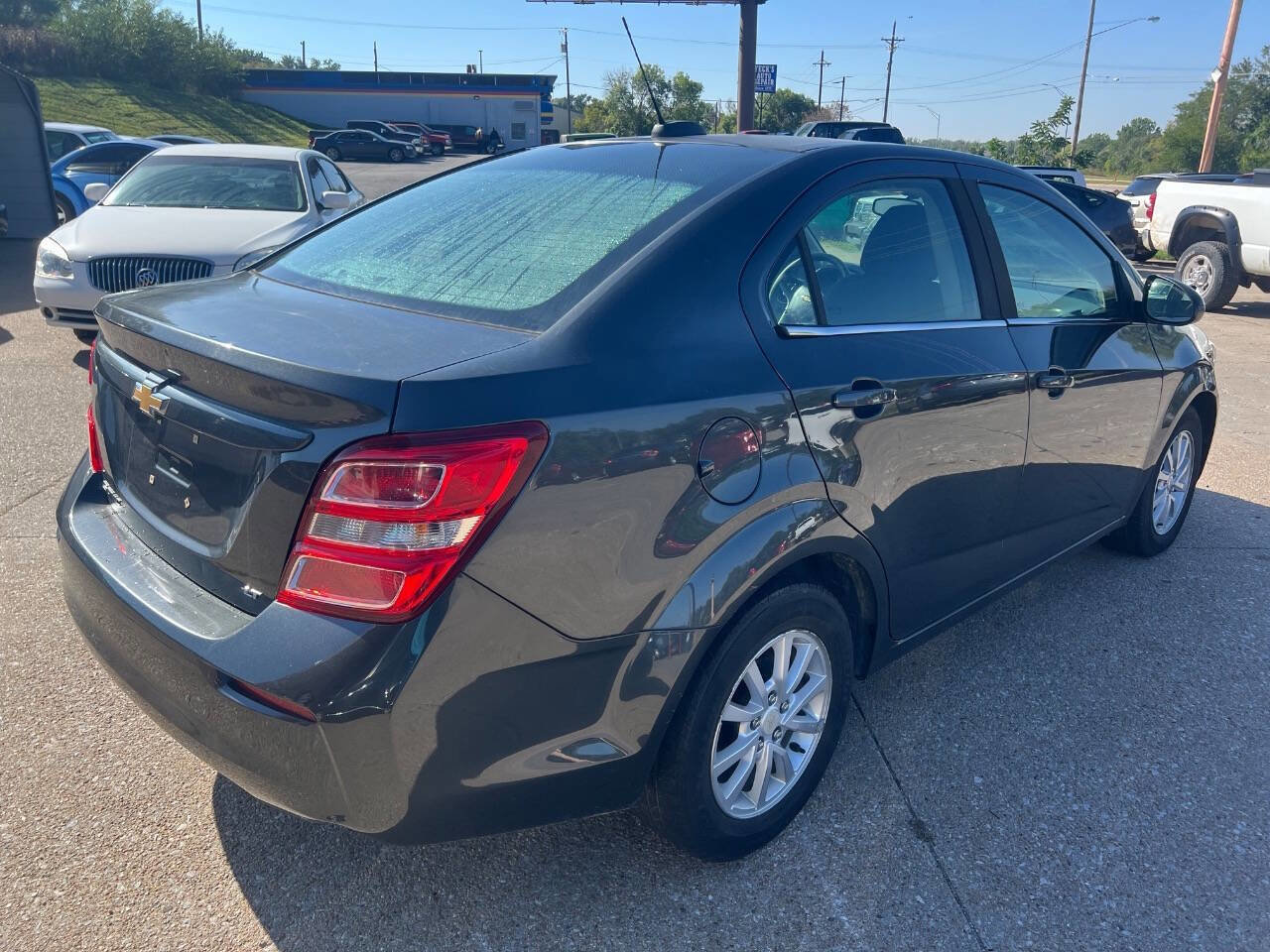 Used 2017 Chevrolet Sonic LT image 4