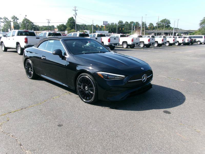 Used 2025 Mercedes-Benz CLE 450 4MATIC Cabriolet w/ Night Package image 4