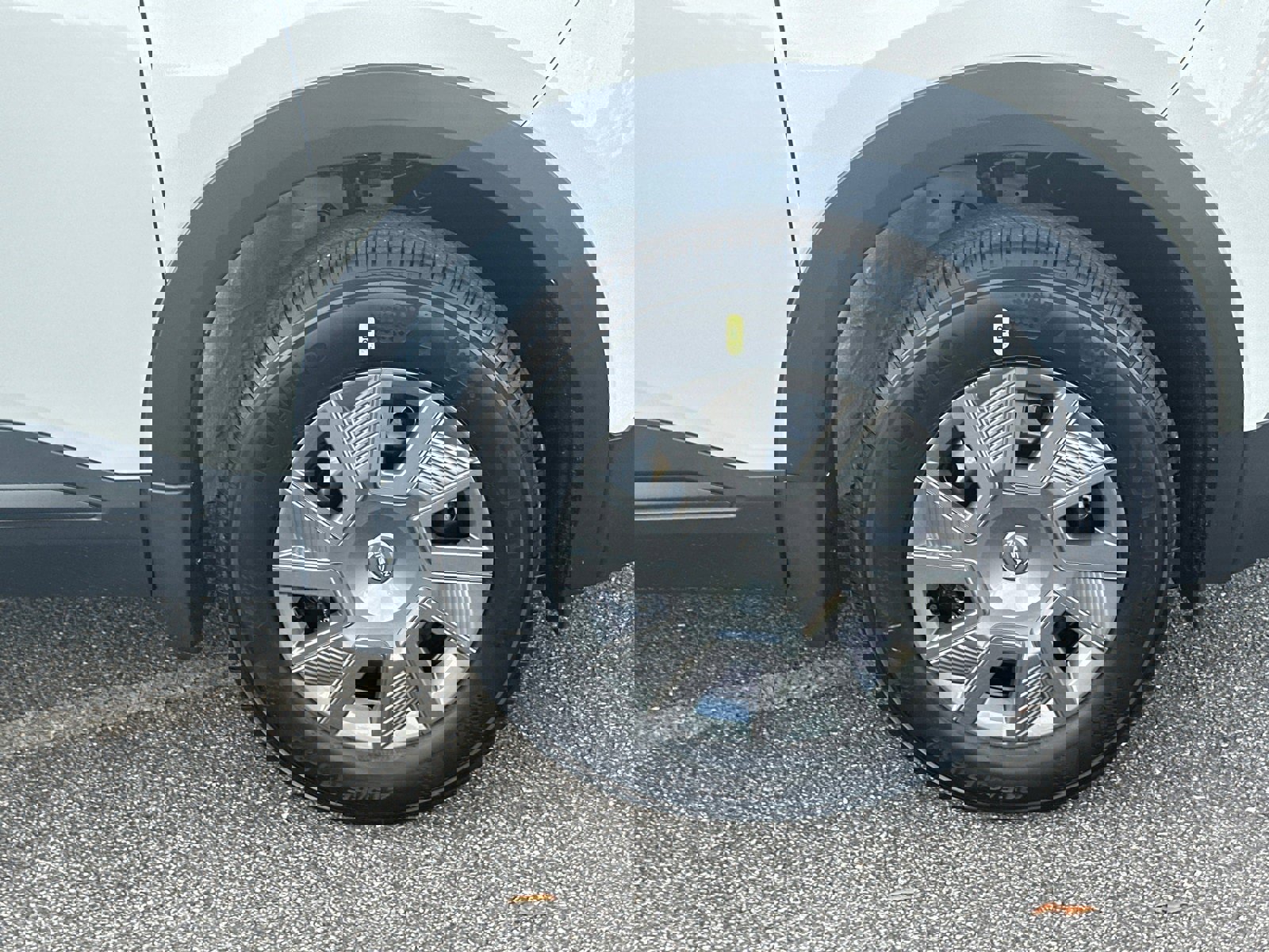 New 2026 Nissan Kicks S image 12