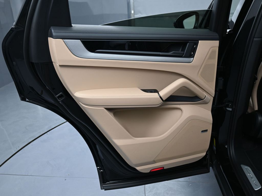 New 2026 Porsche Cayenne Coupe image 23