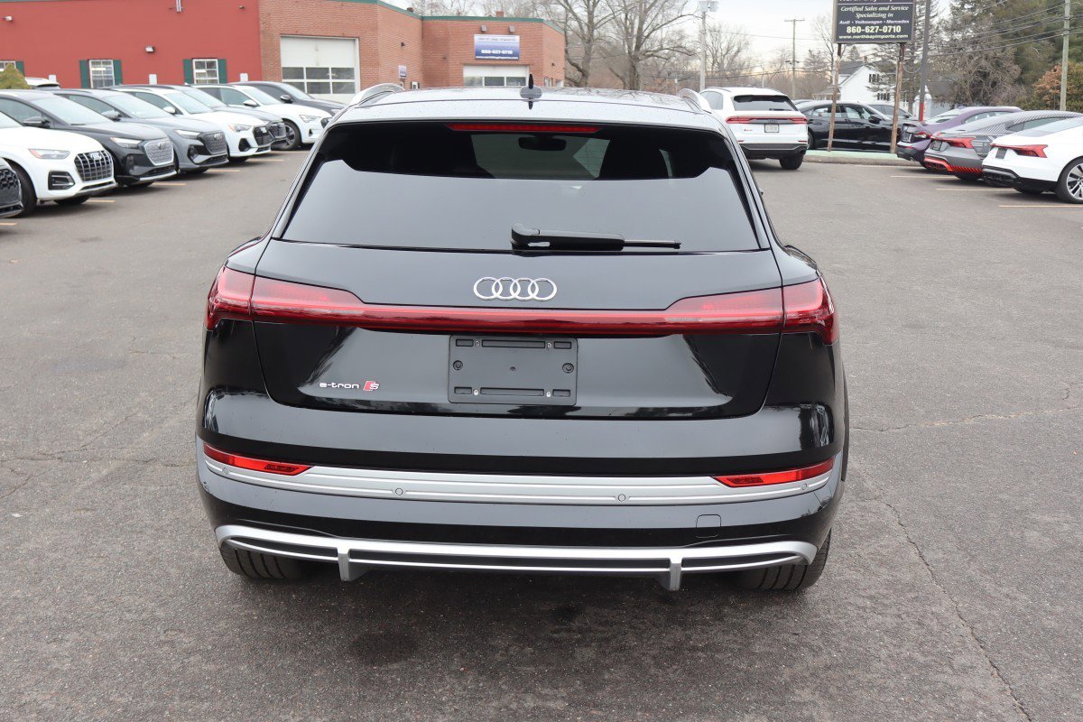 Used 2022 Audi e-tron S Premium Plus image 6