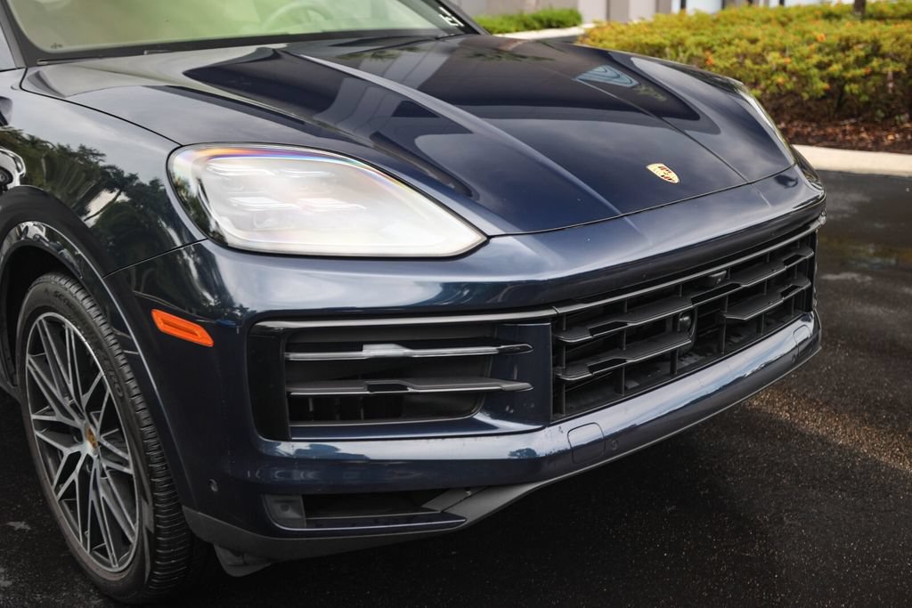 Used 2024 Porsche Cayenne Coupe AWD/4WD image 9