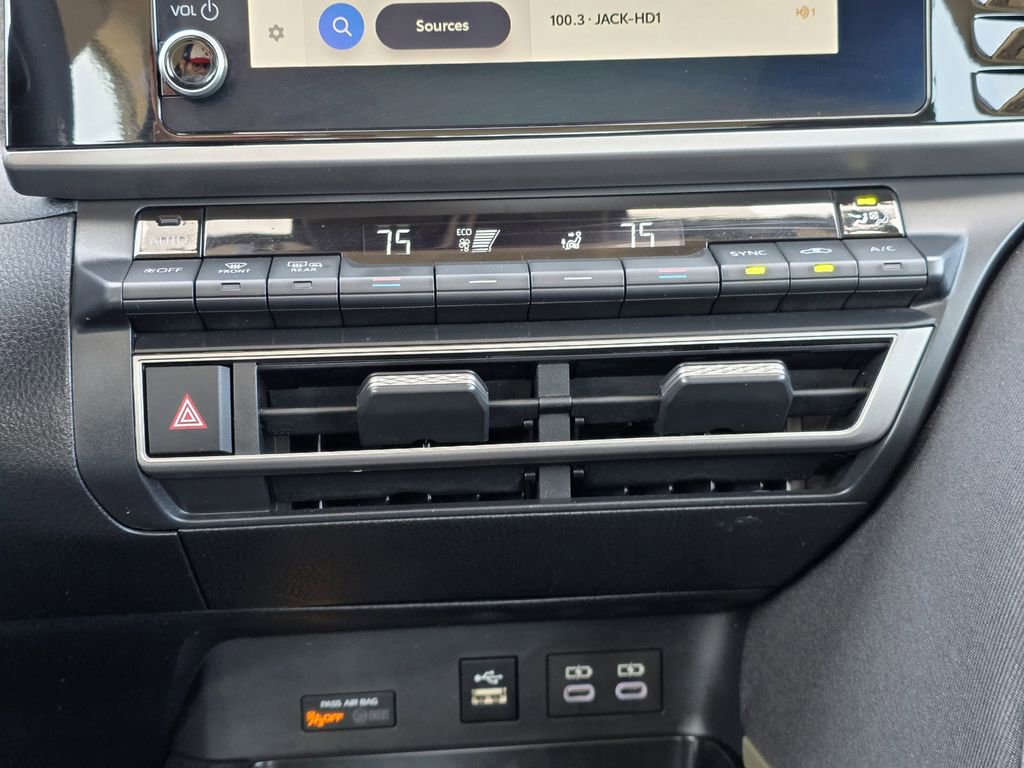 Used 2025 Toyota Camry LE FWD image 14