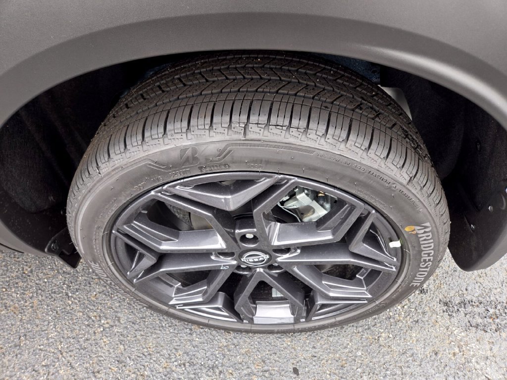 New 2027 Nissan Kicks SR w/ Cold Weather Package FWD image 7