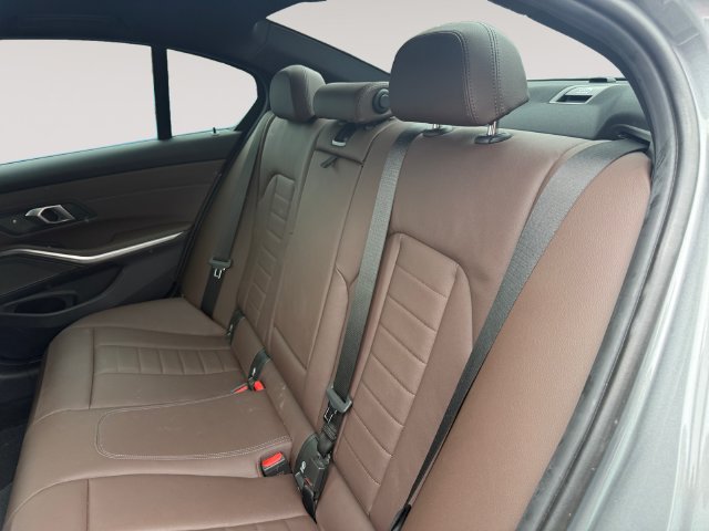 Used 2024 BMW 330i xDrive Sedan w/ M Sport Package AWD/4WD image 13