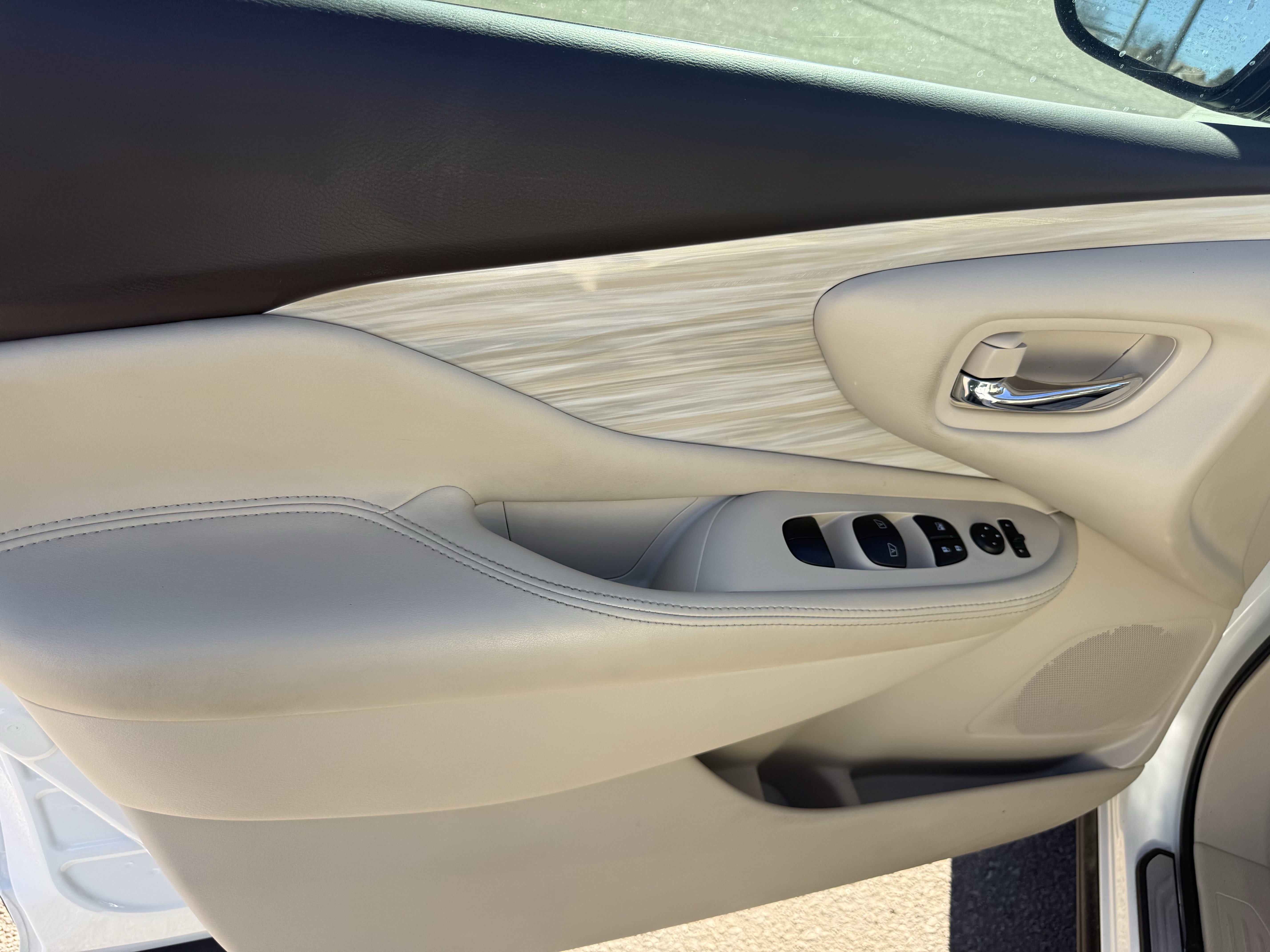 Used 2018 Nissan Murano SV image 9