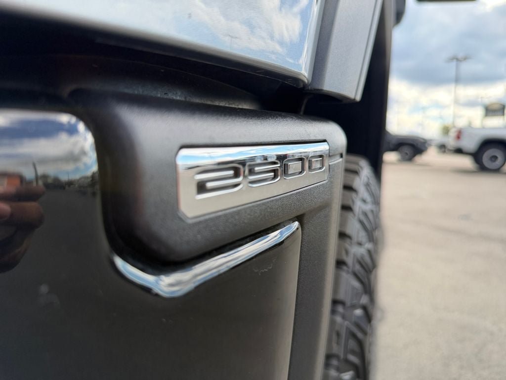 Used 2025 GMC Sierra 2500 AT4X AWD/4WD image 34
