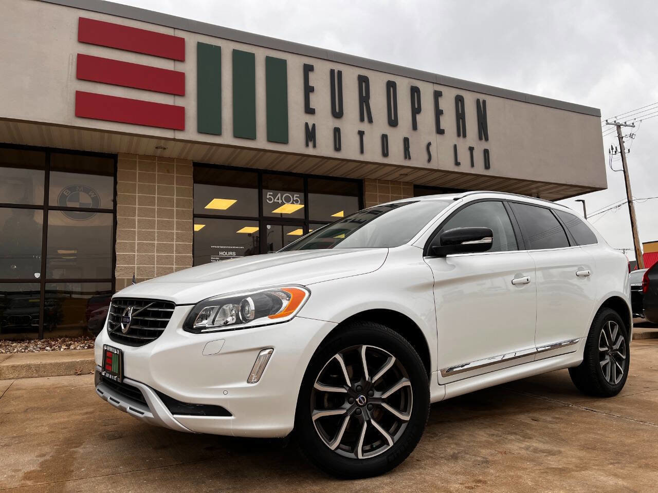 Used 2017 Volvo XC60 T6 Dynamic w/ Climate Package