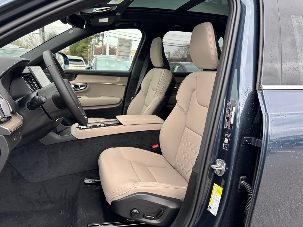 New 2026 Volvo XC90 B6 Plus w/ Protection Package AWD/4WD image 15