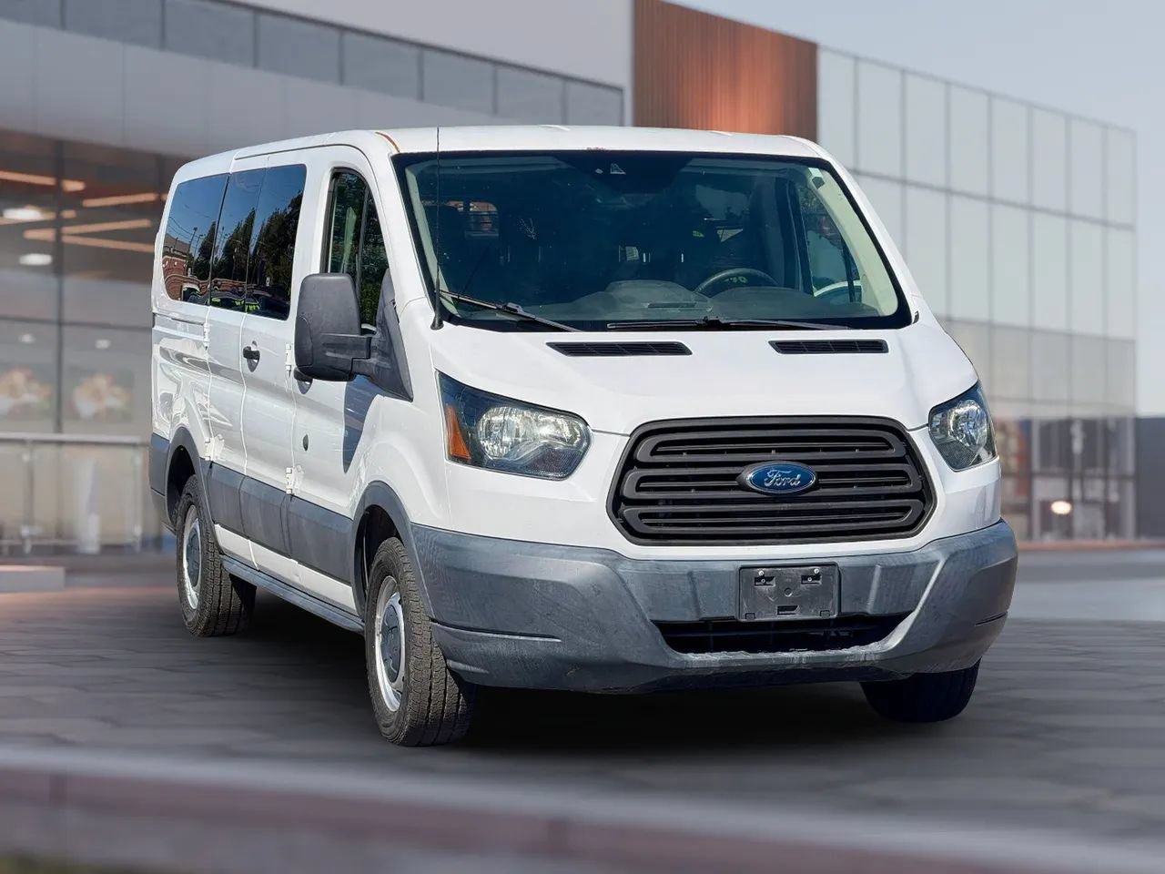Used 2016 Ford Transit 150 XL RWD image 1