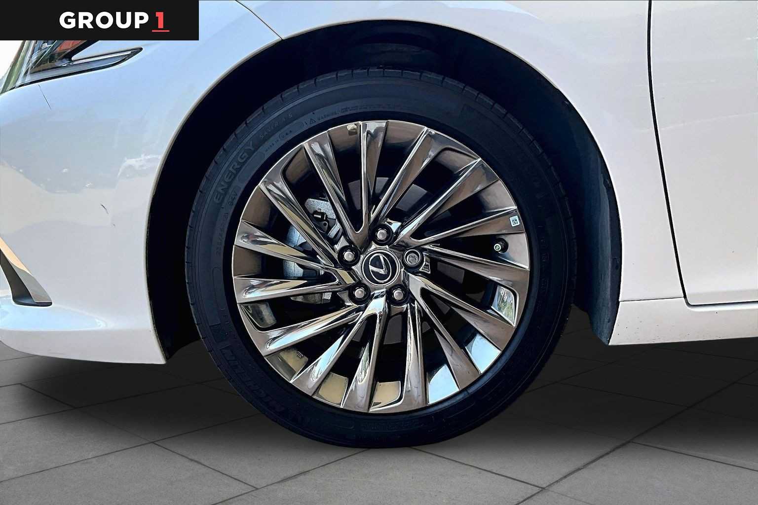 Certified 2024 Lexus ES 300h Ultra Luxury w/ Accessory Package (Z2) FWD image 9