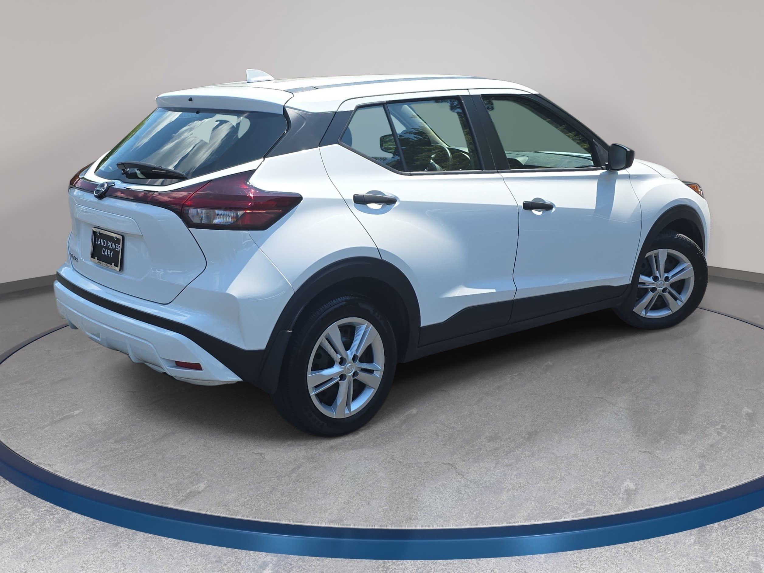 Used 2025 Nissan Kicks Play S FWD image 5