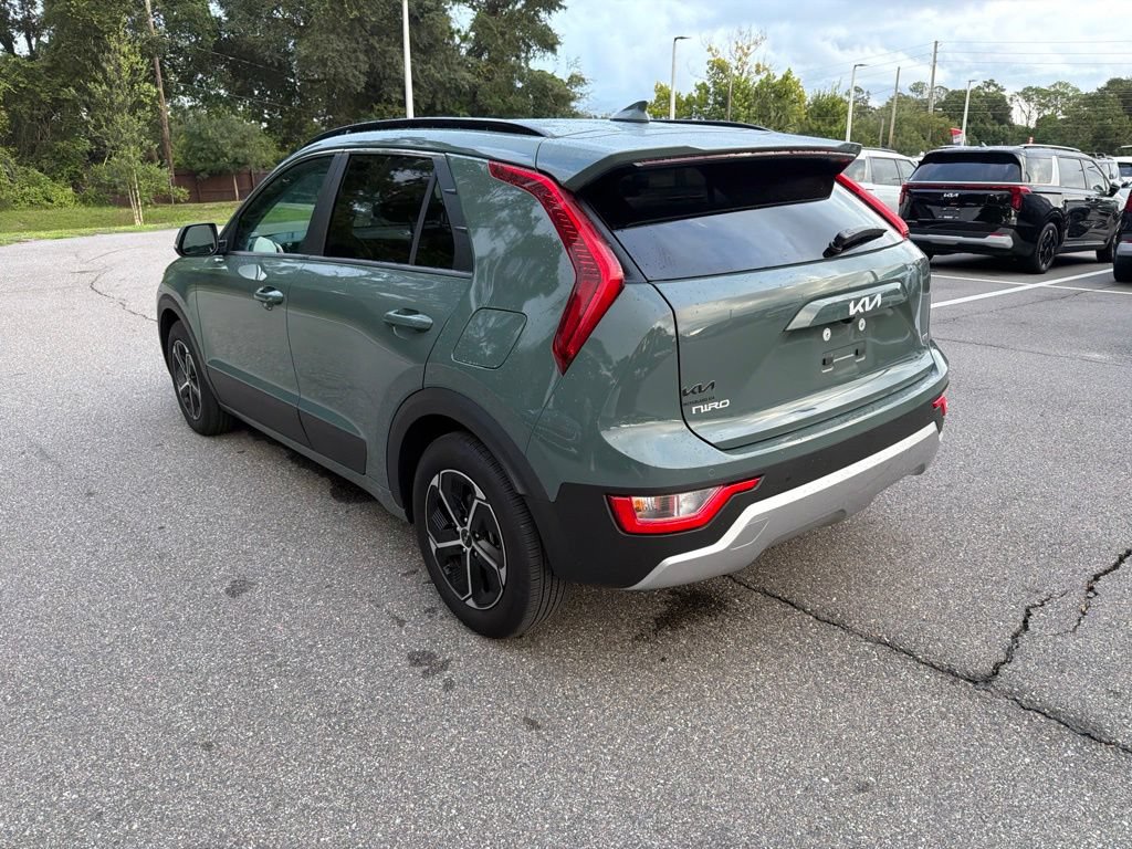 Certified 2025 Kia Niro EX FWD image 7