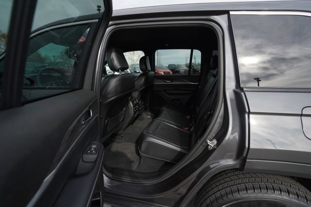 Used 2024 Jeep Grand Cherokee Limited image 14