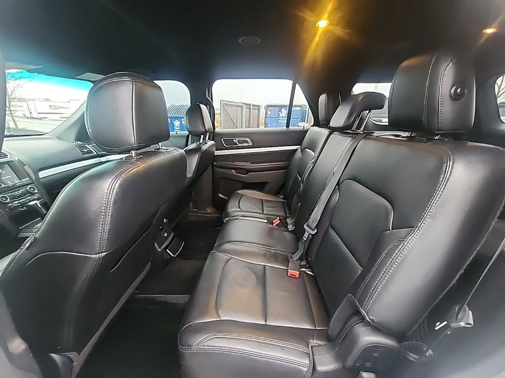 Used 2017 Ford Explorer XLT w/ Equipment Group 202A image 24