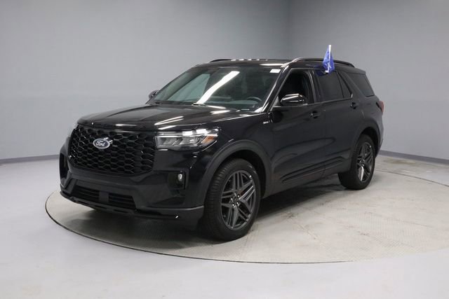 Used 2025 Ford Explorer ST-Line w/ ST-Line Street Pack image 7