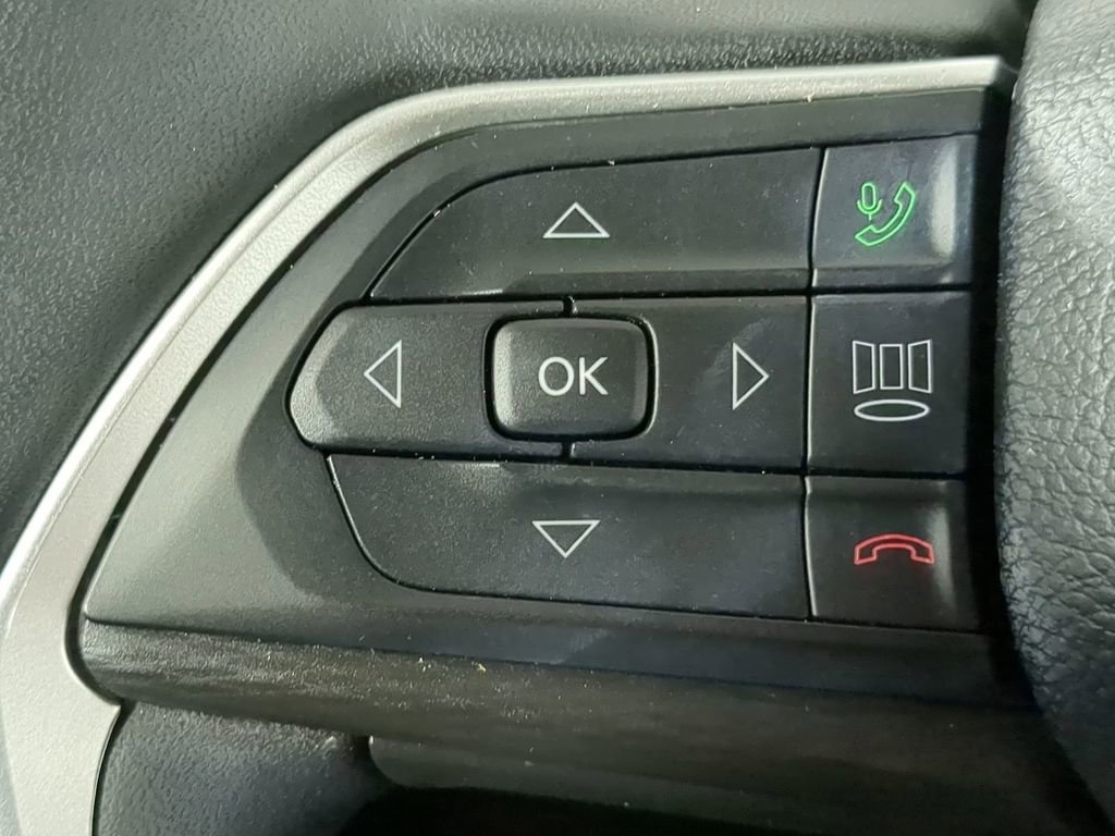 Used 2024 Jeep Grand Cherokee L Laredo image 30