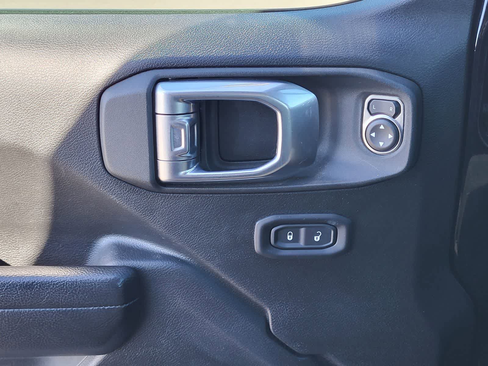 Used 2022 Jeep Gladiator Mojave image 15