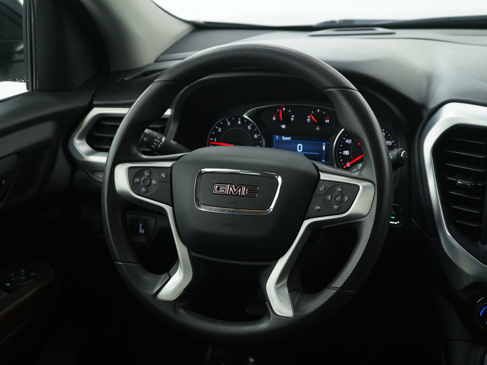 Used 2023 GMC Acadia SLE image 15