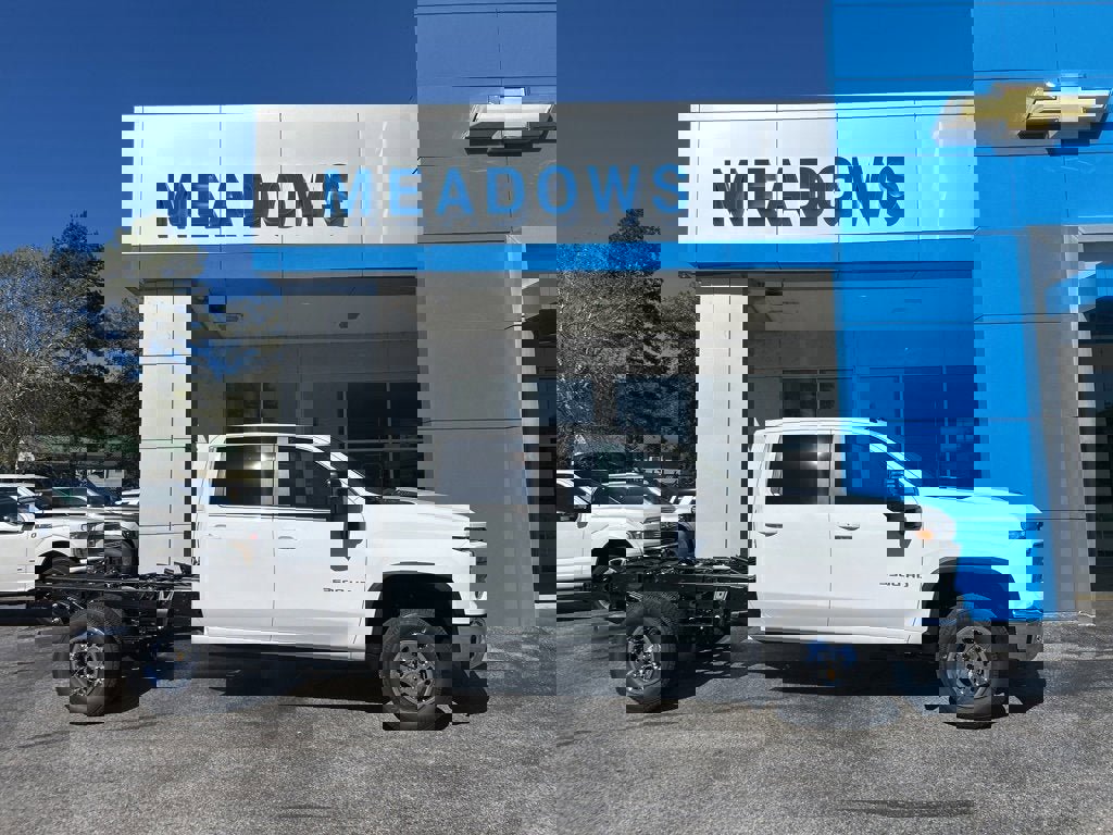 New 2026 Chevrolet Silverado 3500 LT w/ Convenience Package image 2