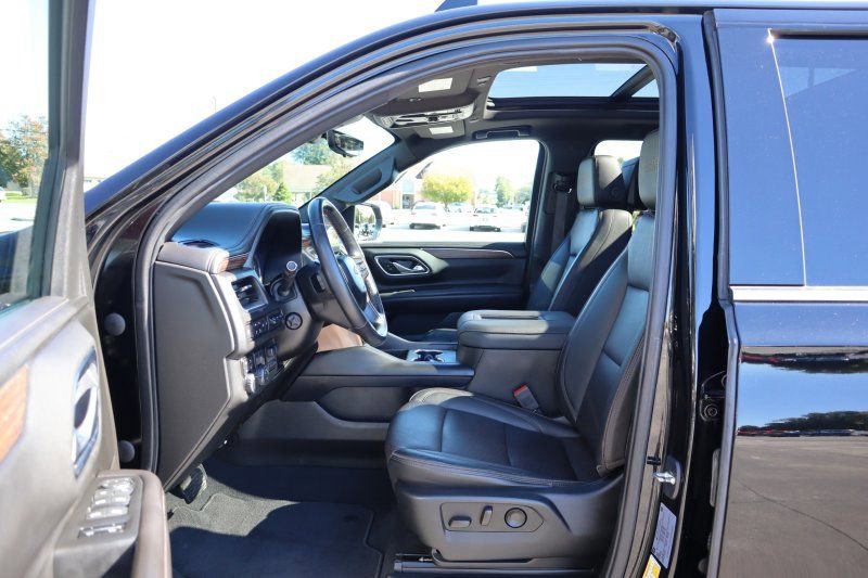 Used 2021 Chevrolet Suburban High Country w/ Premium Package image 9