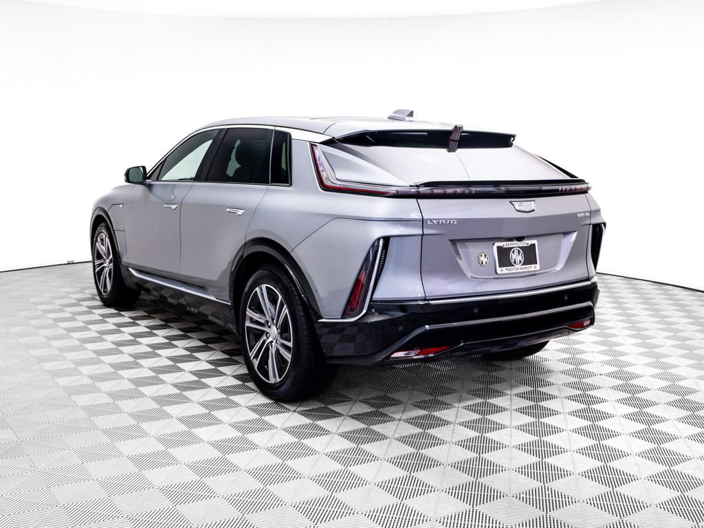 Used 2024 Cadillac Lyriq Luxury AWD/4WD image 4