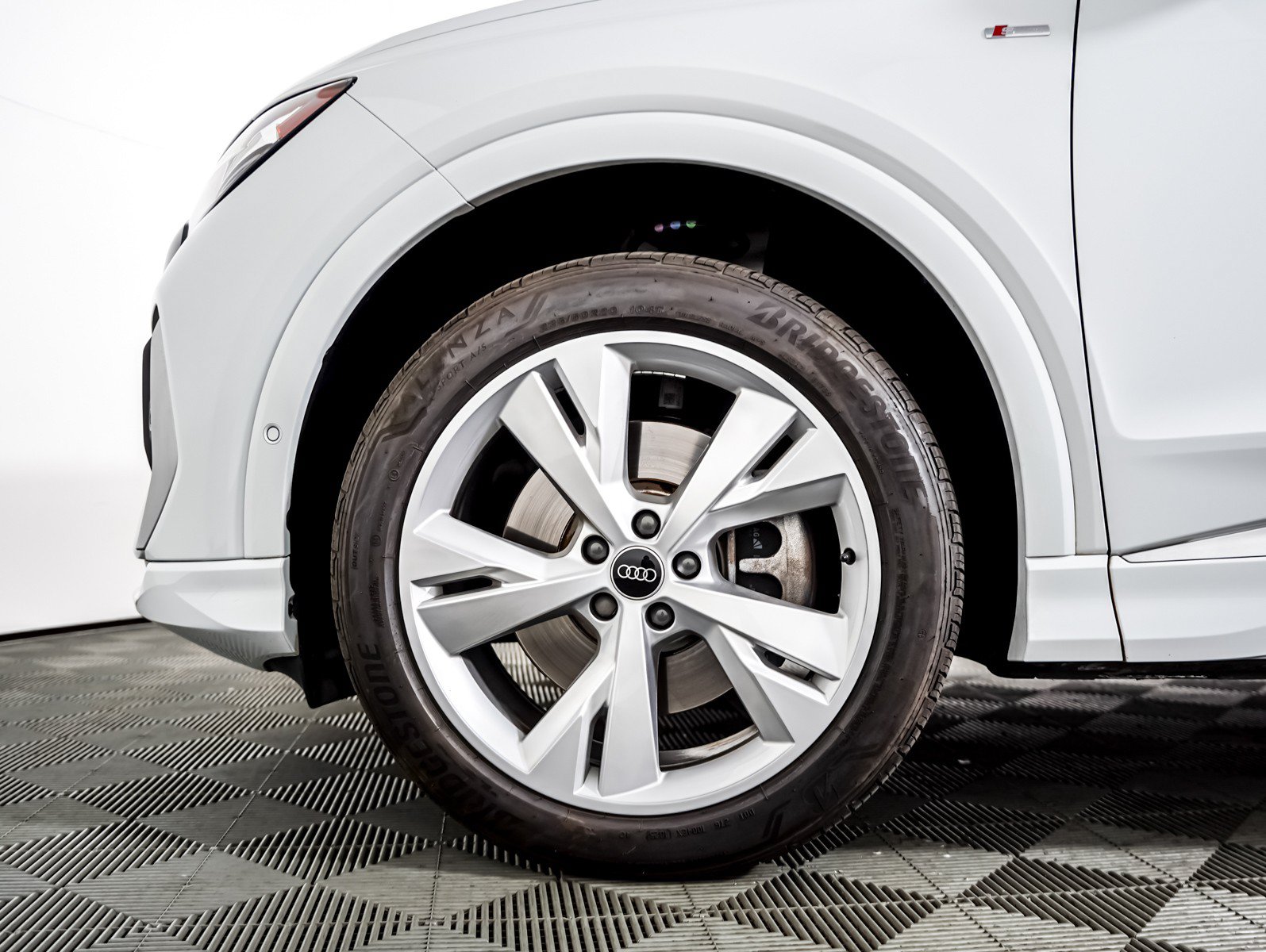 Used 2023 Audi Q4 e-tron Premium Plus w/ Premium Plus AWD/4WD image 6