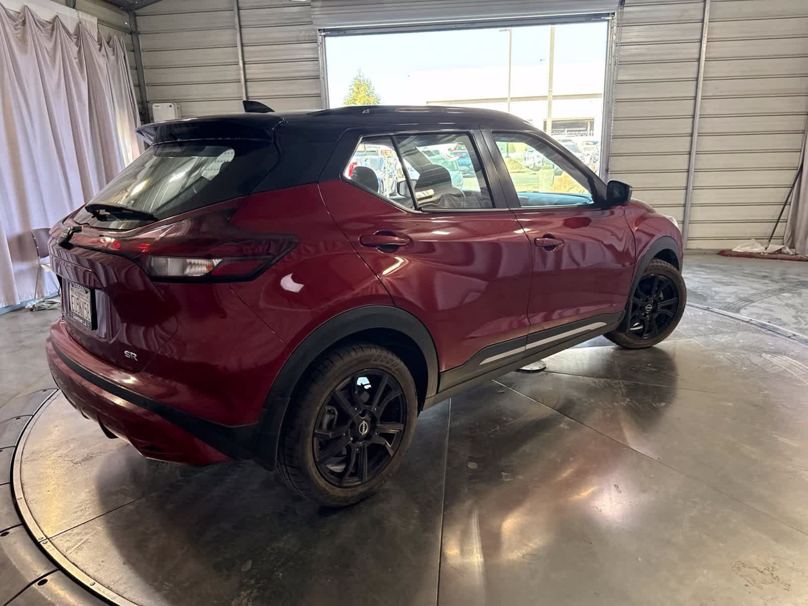 Used 2022 Nissan Kicks SR FWD image 4