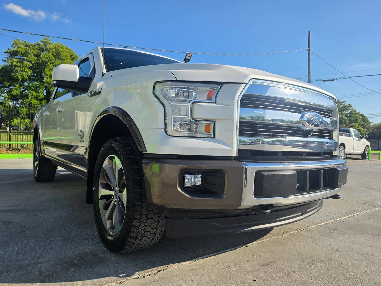 Used 2017 Ford F150 King Ranch w/ Equipment Group 601A Luxury AWD/4WD image 4
