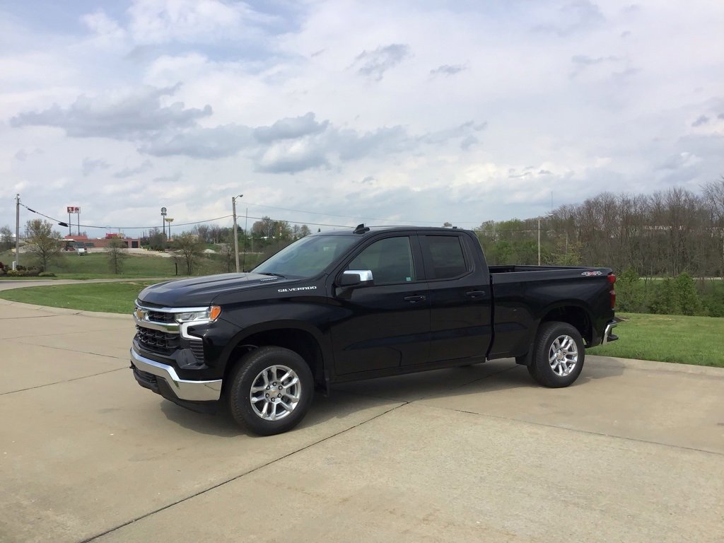 New 2025 Chevrolet Silverado 1500 LT image 3