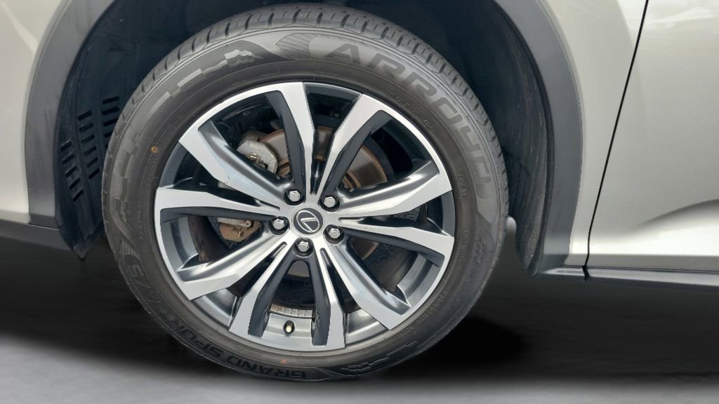 Used 2021 Lexus RX 350L Premium w/ Premium Package image 25