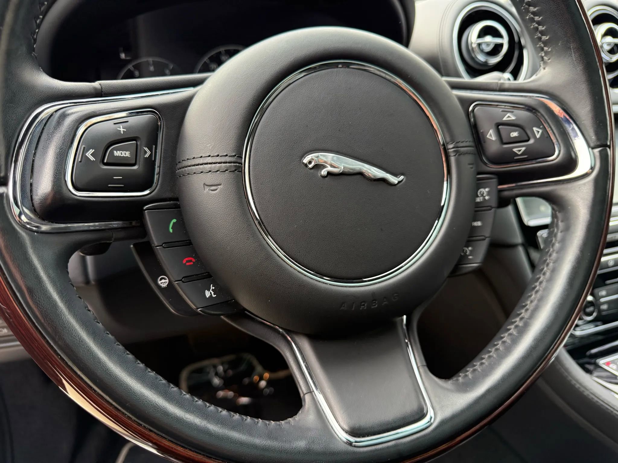 Used 2019 Jaguar XJ L Portfolio image 14