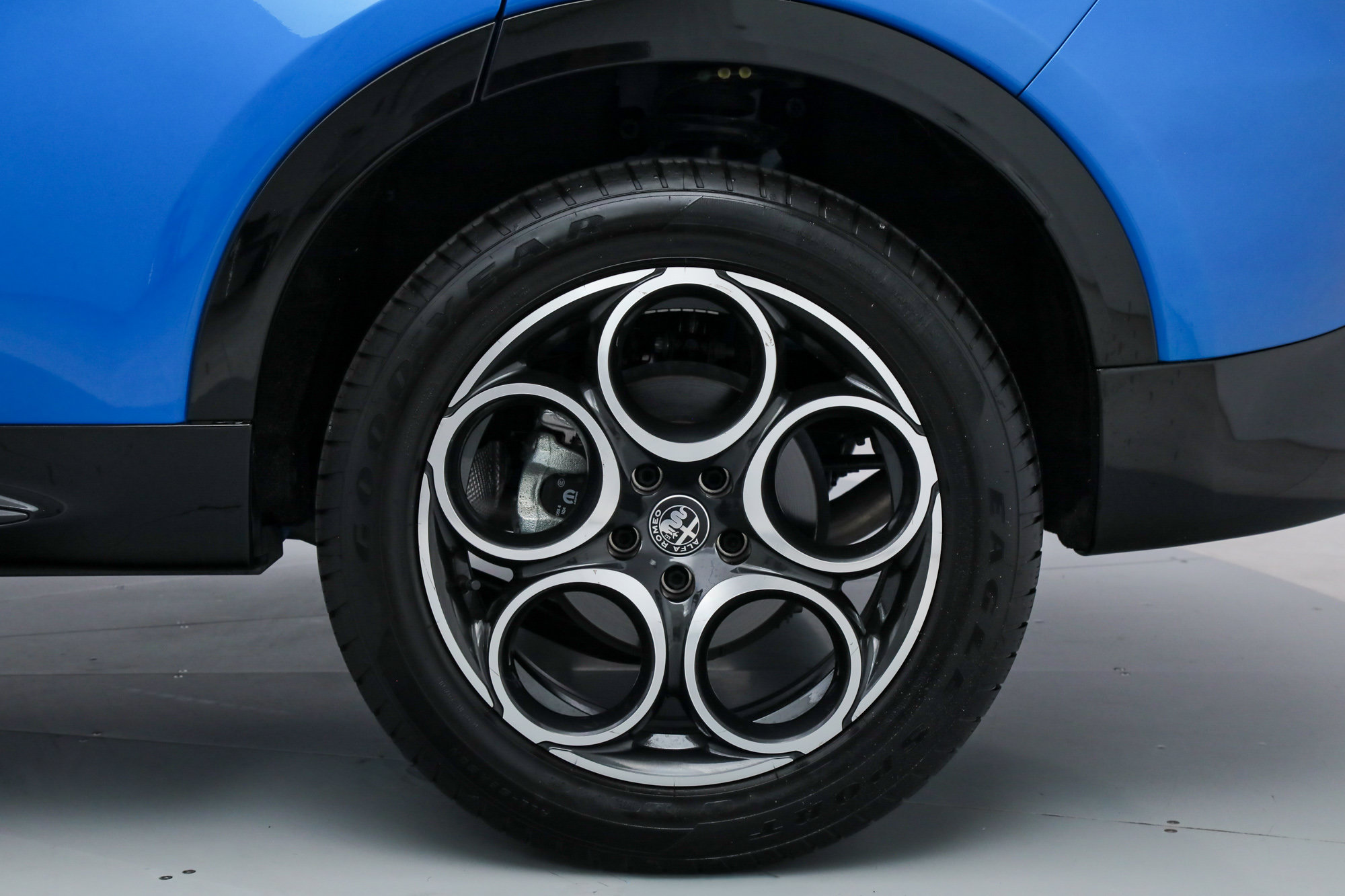 New 2025 Alfa Romeo Tonale w/ Premium Package AWD/4WD image 19